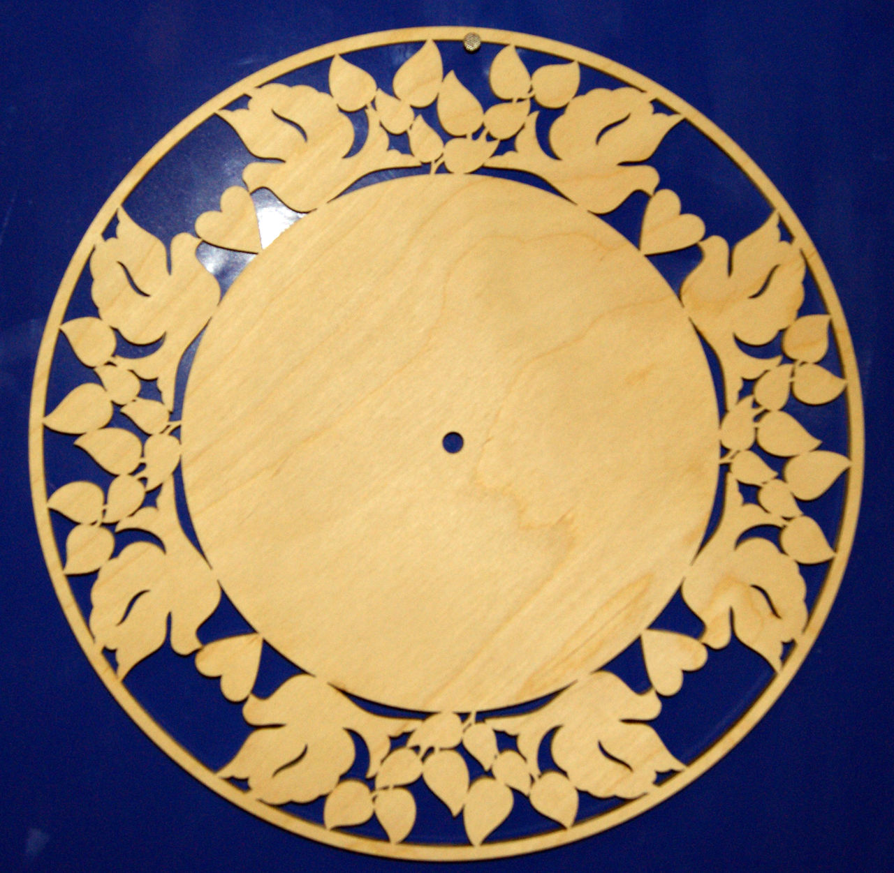 Циферблат Голуби 31 см 6 мм