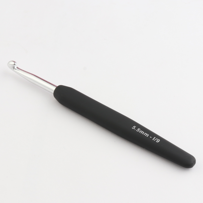 Крючок алюминиевый для вязания с эргономичной черной ручкой, серебристый цвет, 5,50мм, KnitPro 30818