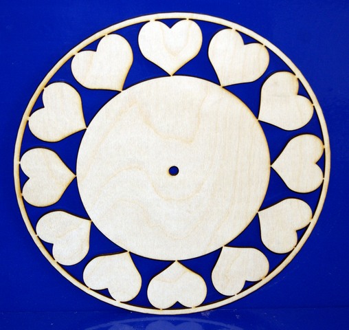 Циферблат с сердечками 24 см