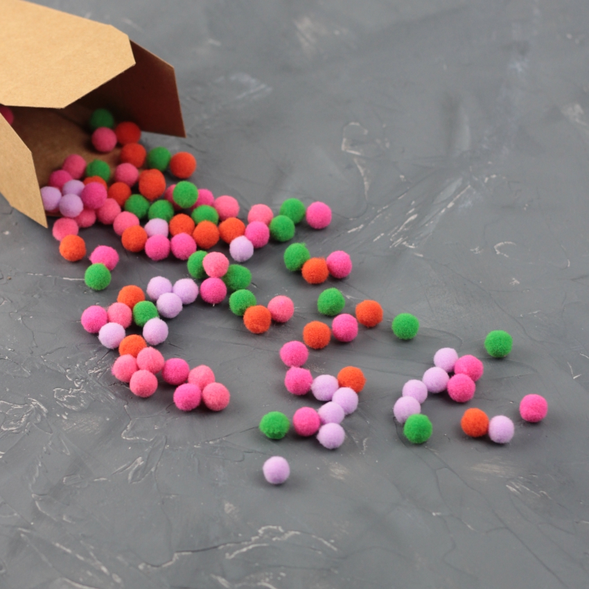 Помпоны, 8  мм, 100 шт/упак, 100% полиэстер, 5 цветов в ассортименте по 20 шт, ТМ Рукоделие 