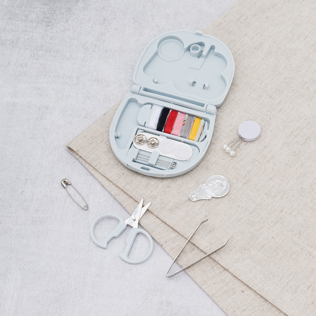 LM-078 Набор для шитья швейный, дорожный 6,5*6,5*1,6см, белый
