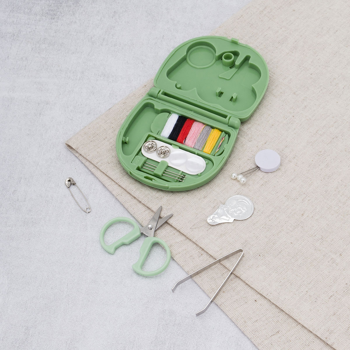 LM-078 Набор для шитья швейный, дорожный 6,5*6,5*1,6см,зелёный 