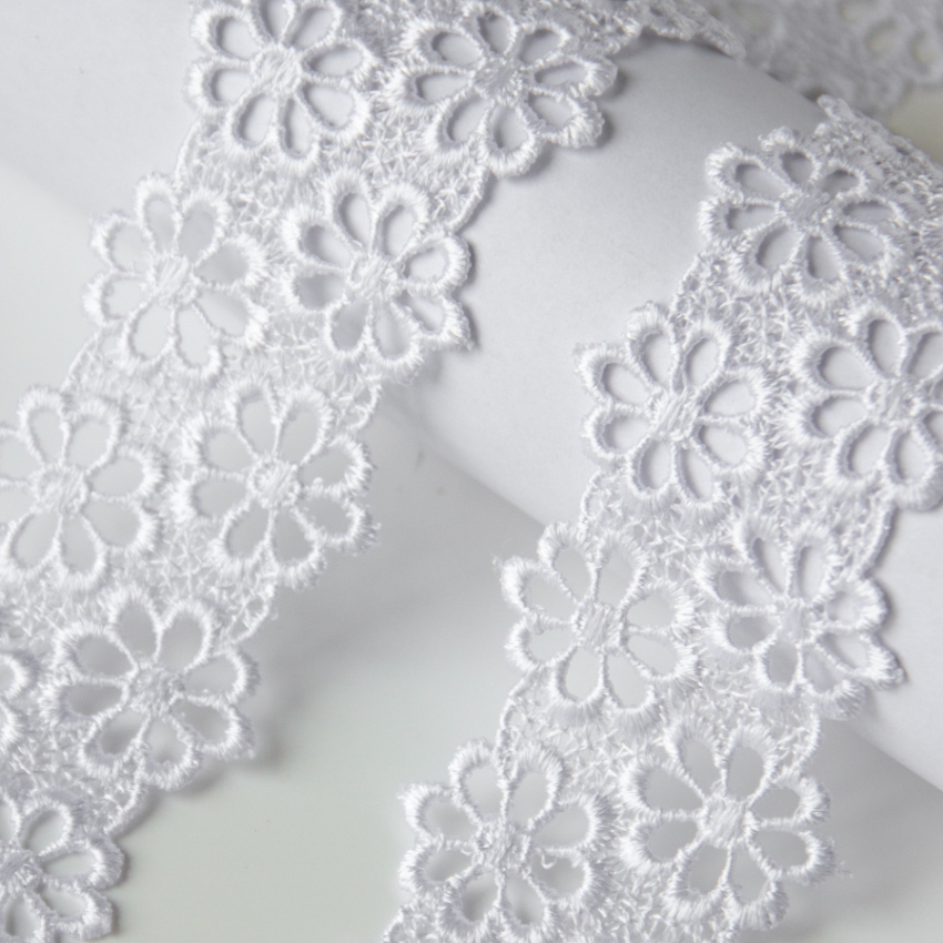 Кружево гипюр 44мм*9м TR.8G8184 белый