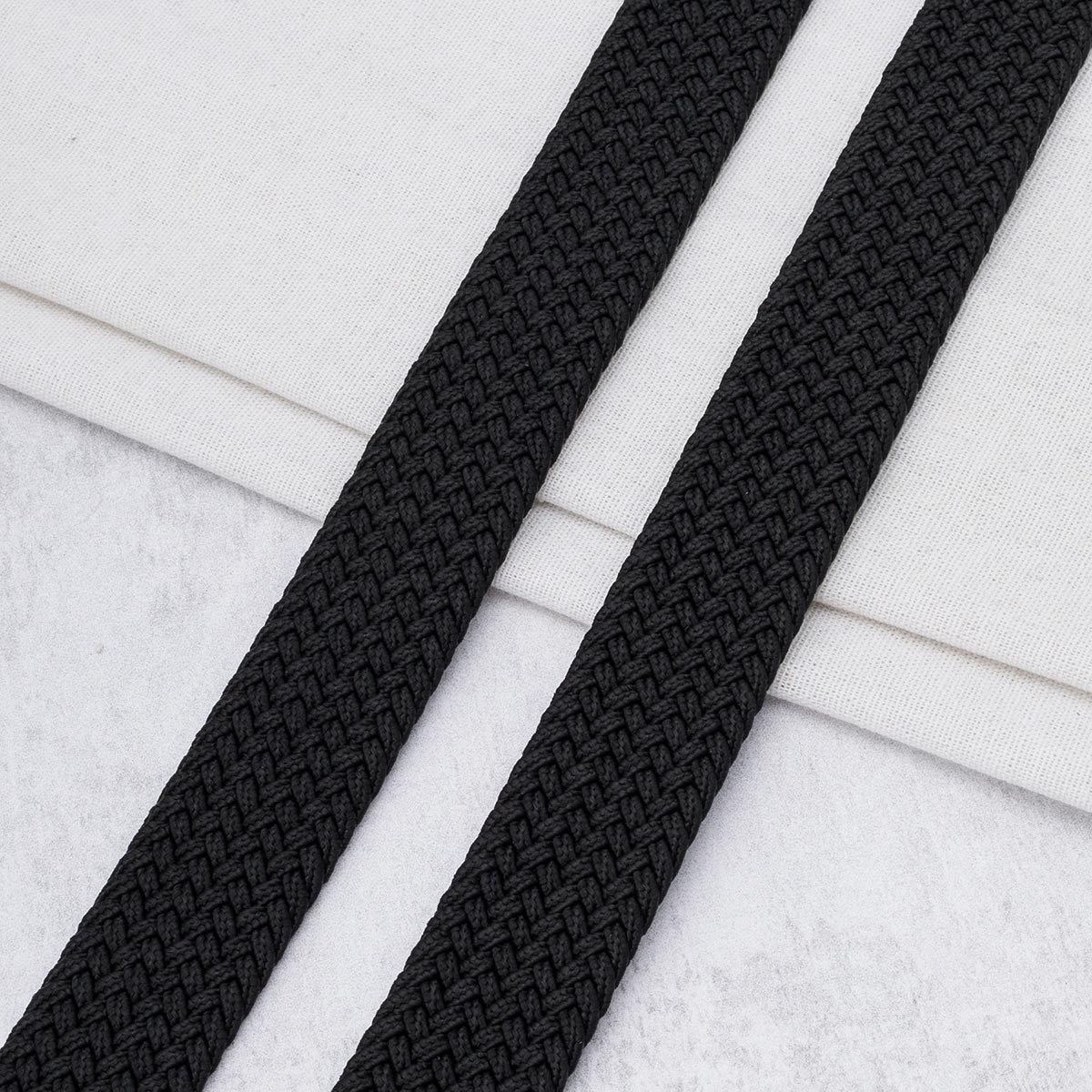 3Al296 Стропа ременная плетеная эластичная (30% латекс, 70% полиэстер) 34мм*22,86м (01 чёрный)