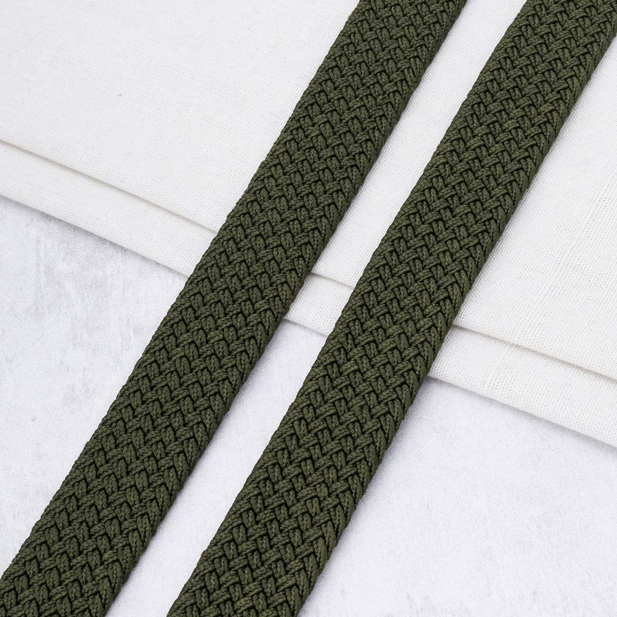 3Al296 Стропа ременная плетеная эластичная (30% латекс, 70% полиэстер) 34мм*22,86м (11 хаки)