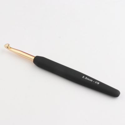 Крючок алюминиевый для вязания с эргономичной черной ручкой, золотистый цвет,5,50 мм, KniPro, 30808