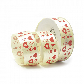 Лента атласная с рисунком арт.TBY.ЛДР.CK-19.2 шир.2,5см цв.9 уп.9,14 м, сердечки на ванильном