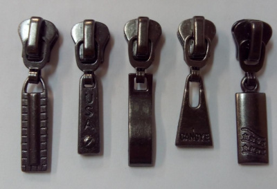 Бегунок на тракторную молнию тип 5, черный никель 50 шт/упак