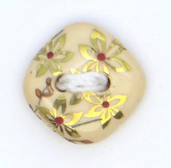 Пуговица маленькая керамическая (12-7,8(13х13))