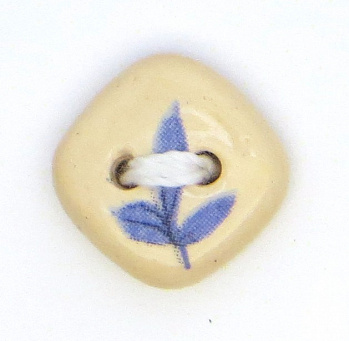 Пуговица маленькая керамическая (12-5,6(11х11))