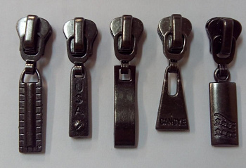 Бегунок на тракторную молнию тип 5, черный никель 50 шт/упак