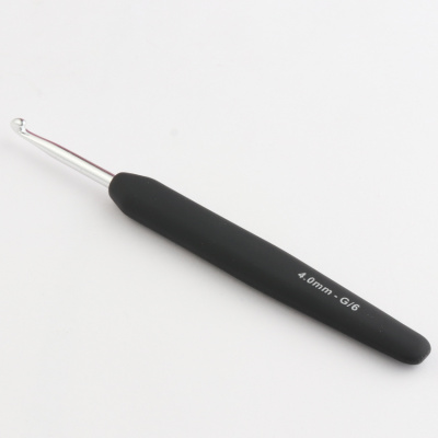 Крючок алюминиевый для вязания с эргономичной черной ручкой, серебристый цвет, 4.00мм, KnitPro,30815