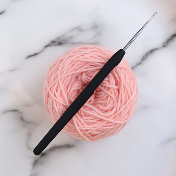Крючок стальной для вязания с эргономичной черной ручкой, KnitPro, 0.50 мм 30861