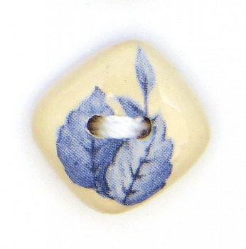 Пуговица маленькая керамическая (14-3,4(14х14))