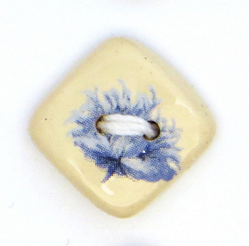 Пуговица маленькая керамическая (8-3,4(14х14))